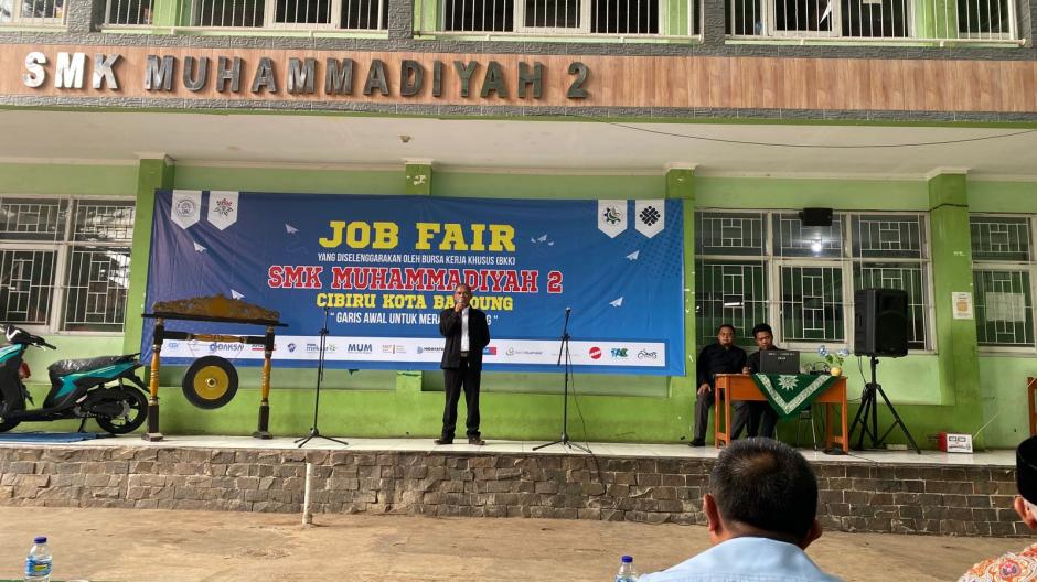 Pembukaan Job Fair 2023 oleh Kepala Sekolah